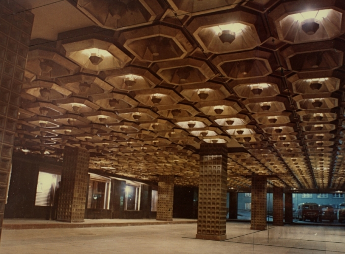 Žemutinės pastato dalies pasažas (šiuo metu uždaryta). Iš šeimos archyvo