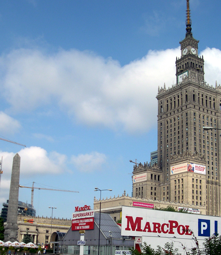 Kultūros ir mokslo rūmai Varšuvoje. Architektas Levas Rudnevas. Pastatyta 1952—1955 m. D. Crowley’o nuotrauka, 2008 m.