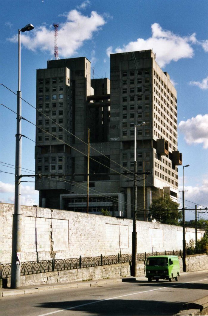 Tarybų rūmai Kaliningrade, statyti 1968—1988 m., nebaigti. 2009 m. nuotrauka