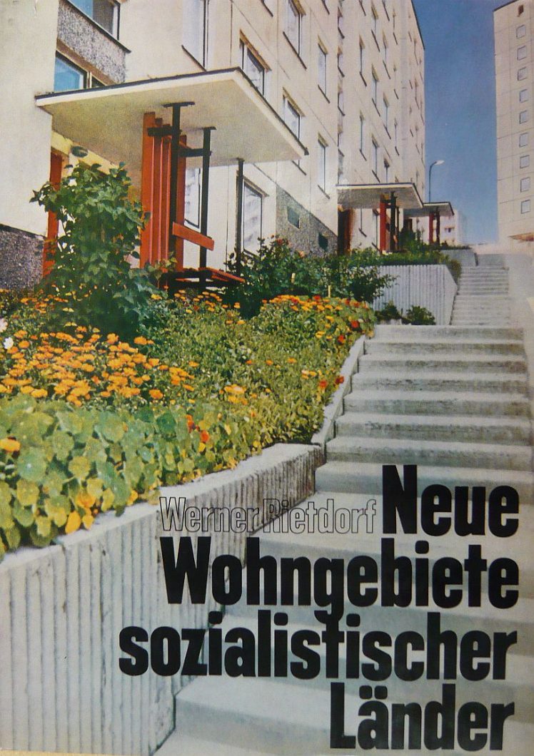 Lazdynų fragmentas pavaizduotas ant 1976 metais Berlyne išleistos Wernerio Rietdorfo knygos apie naujuosius socialistinius gyvenamuosius rajonus viršelio
